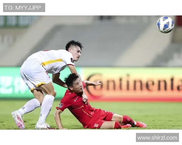 足球明星魅力瞬间尽在壁纸中尽情欣赏他们的风采与激情 足球明星魅力瞬间尽在壁纸中尽情欣赏他们的风采与激情