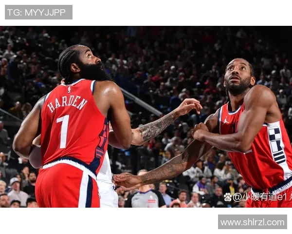 顶级足球明星跨界挑战篮球赛场展现惊人运动天赋与激情对决 顶级足球明星跨界挑战篮球赛场展现惊人运动天赋与激情对决